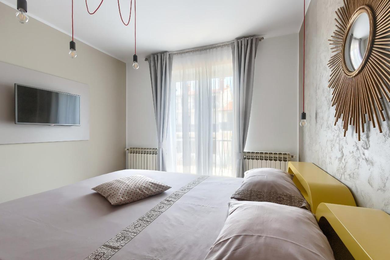 Apartments Palm View Ровин Екстериор снимка