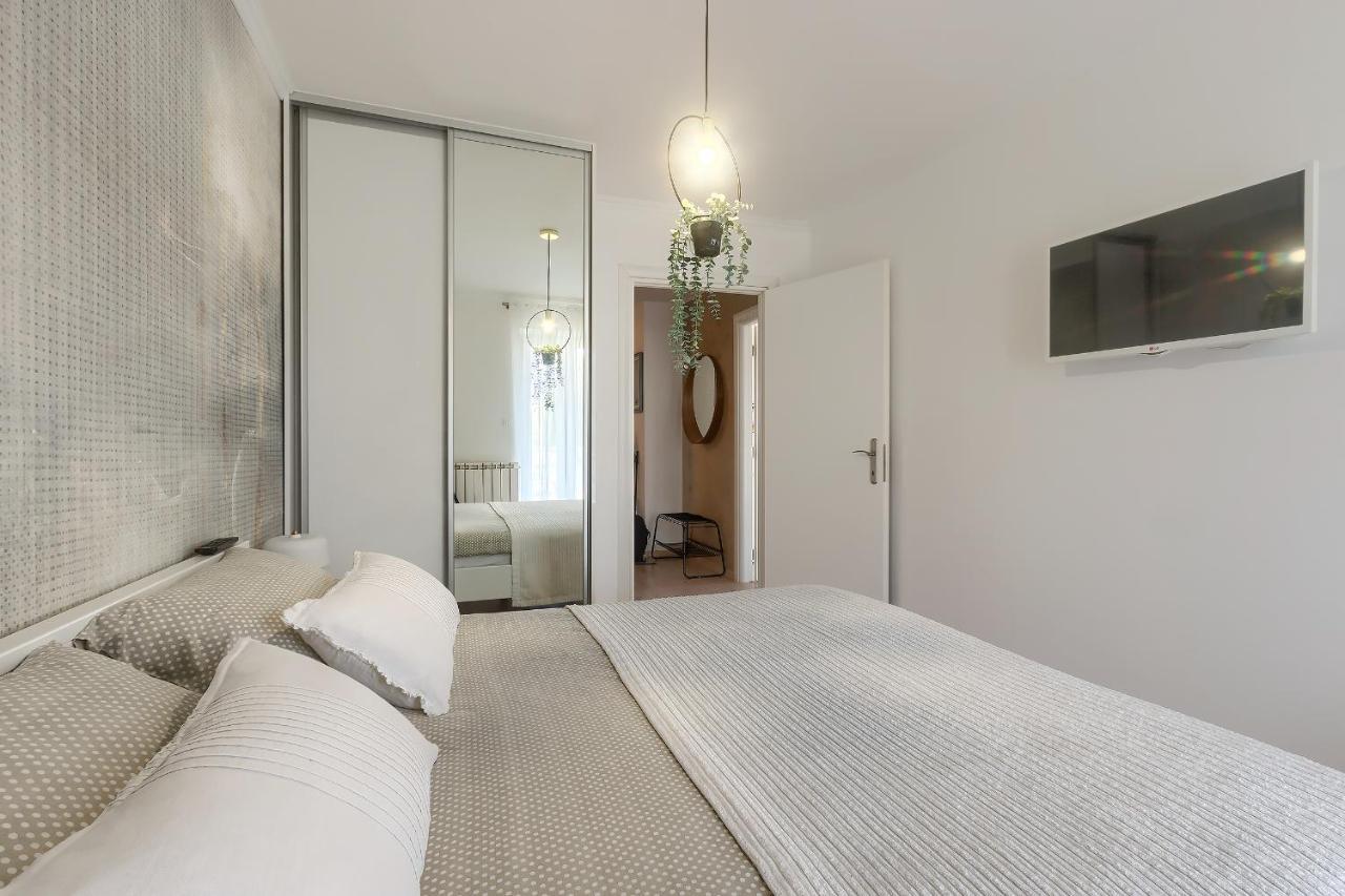 Apartments Palm View Ровин Екстериор снимка