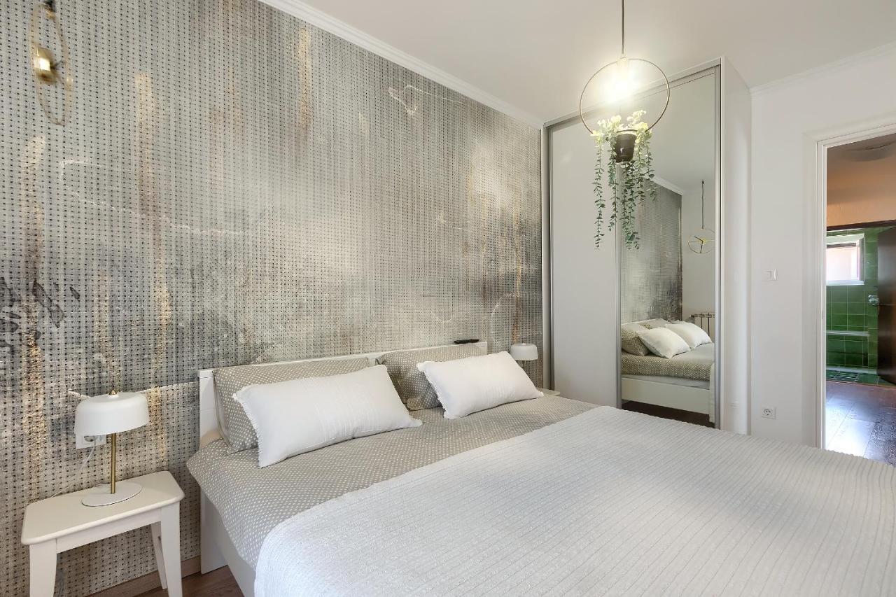 Apartments Palm View Ровин Екстериор снимка
