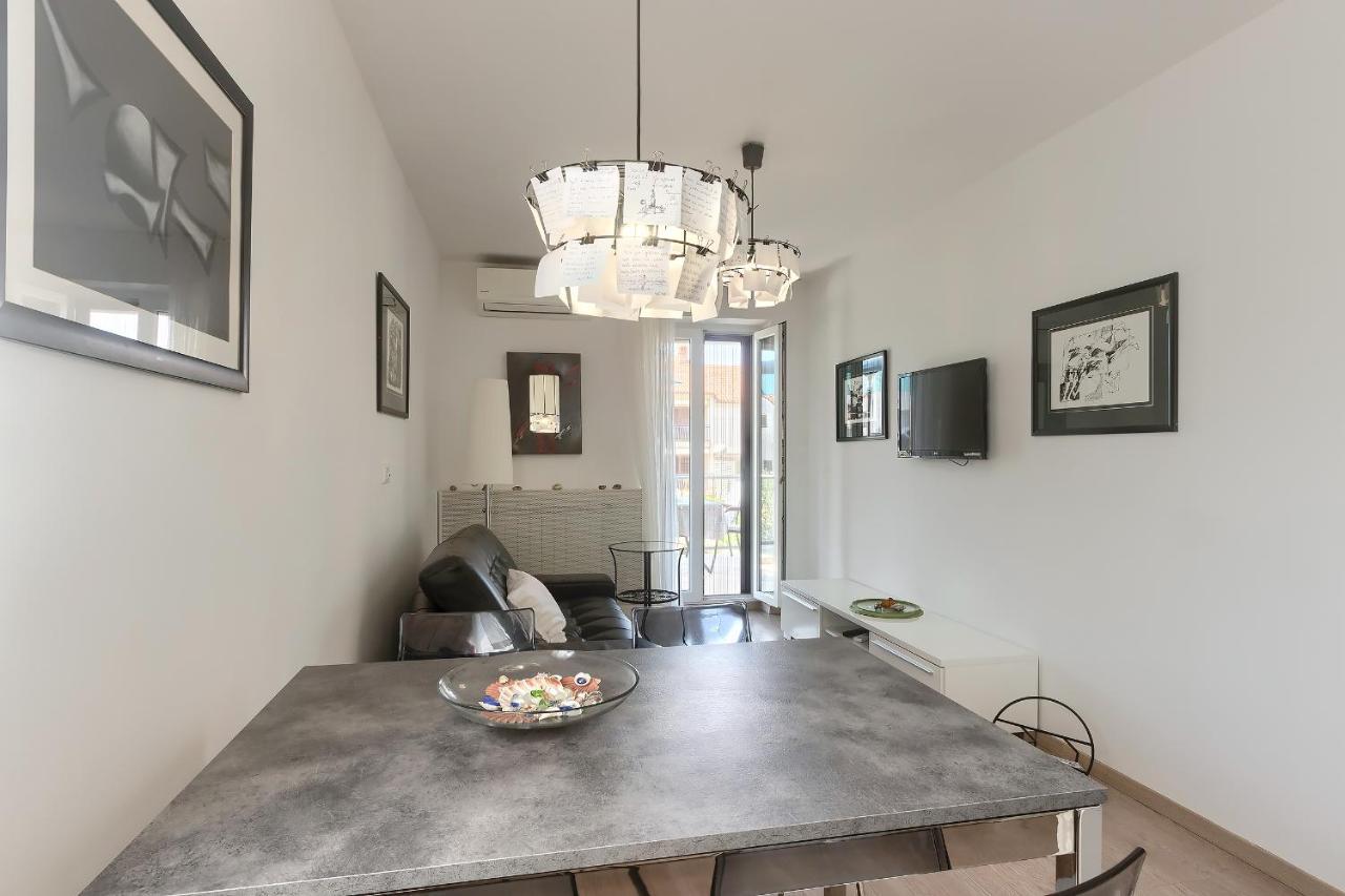 Apartments Palm View Ровин Екстериор снимка