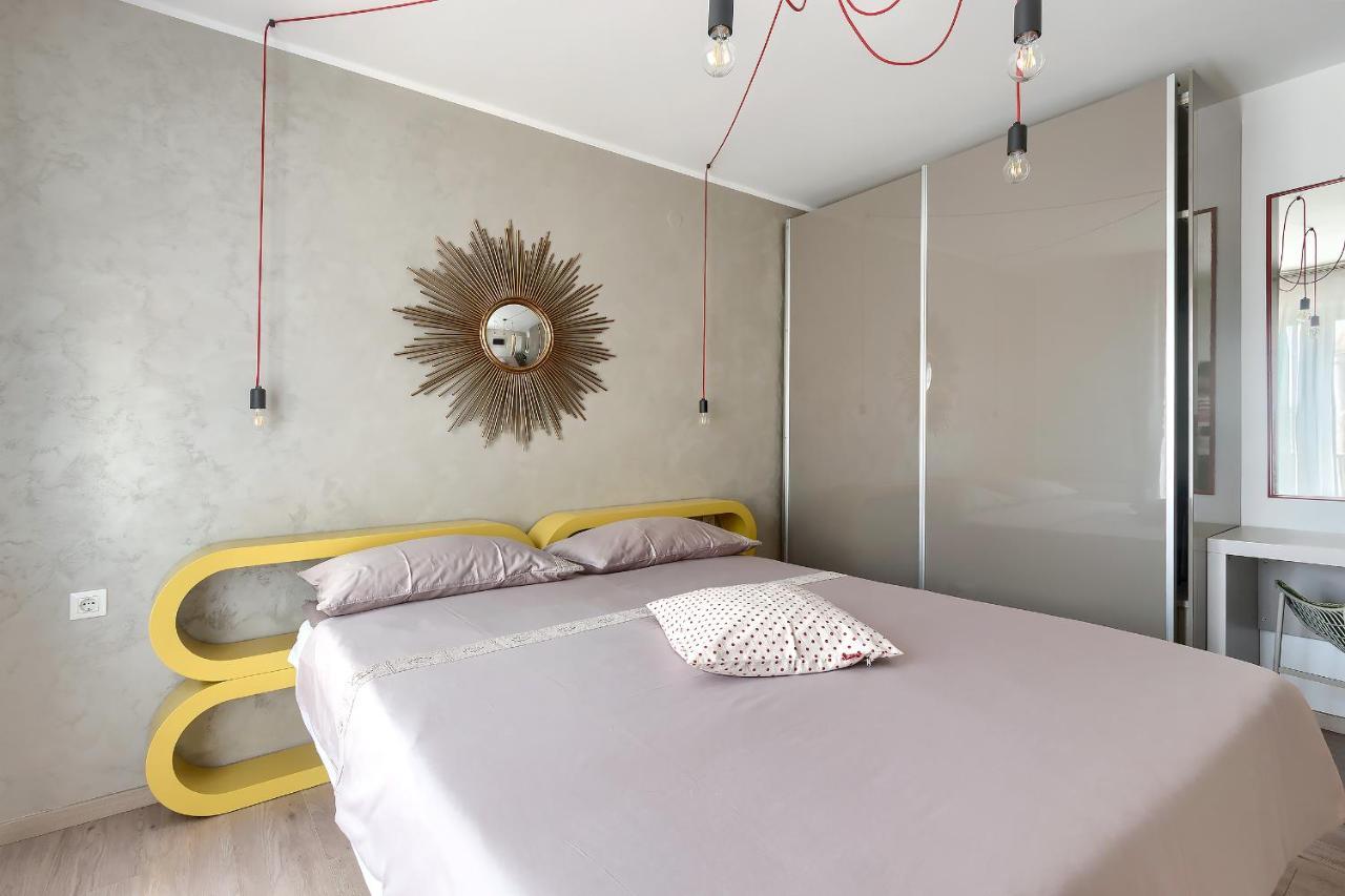 Apartments Palm View Ровин Екстериор снимка