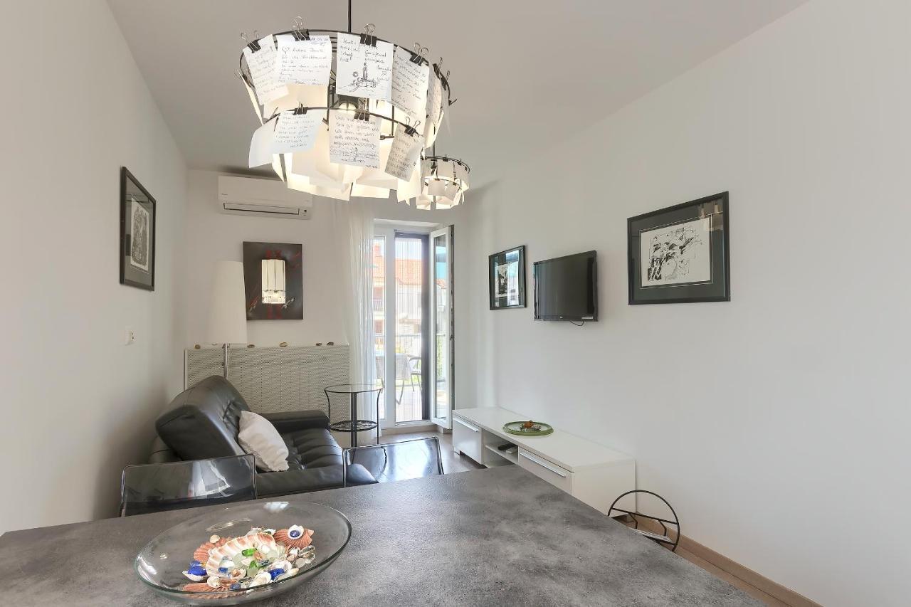 Apartments Palm View Ровин Екстериор снимка