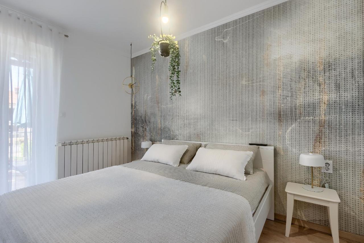 Apartments Palm View Ровин Екстериор снимка