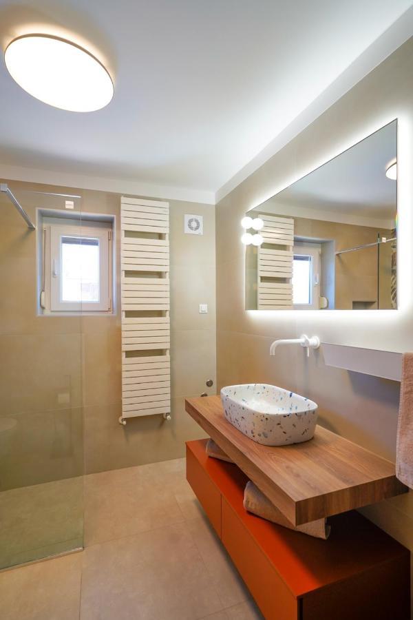 Apartments Palm View Ровин Екстериор снимка
