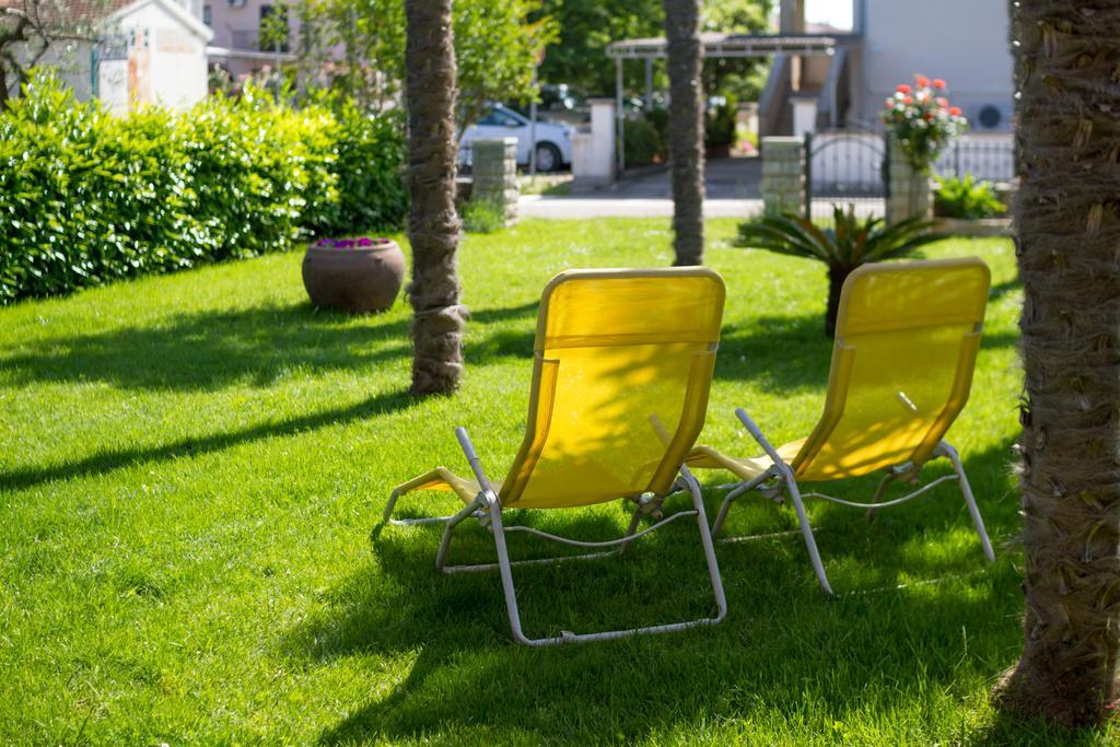 Apartments Palm View Ровин Екстериор снимка